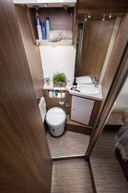 
Elnagh Baron 579 Modelo 2026 full									